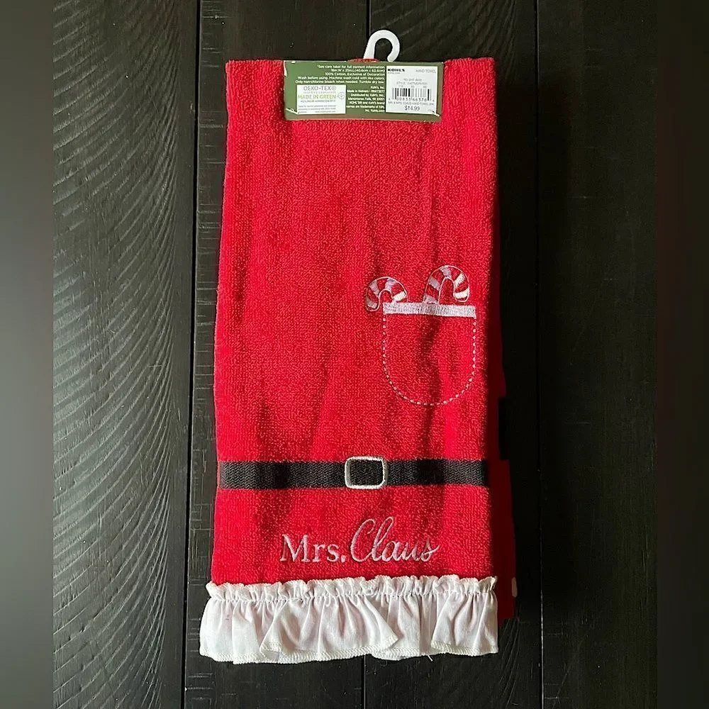 NWT! St. Nicholas Square, 2-Pack, “Mr. & Mrs. Clause” 26” x 25”, Hand Towels.